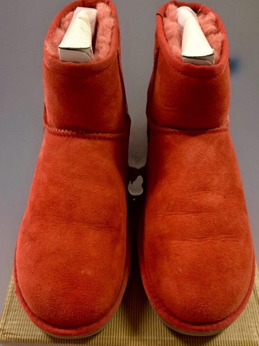 UGG Classic Mini Women’s Shearling Boots In Tomato Red size 9 EUC
